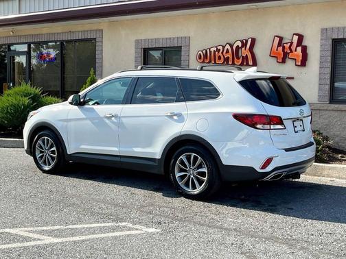 2018 Hyundai SANTA FE SE