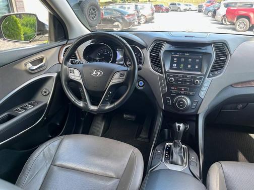 2018 Hyundai SANTA FE SE