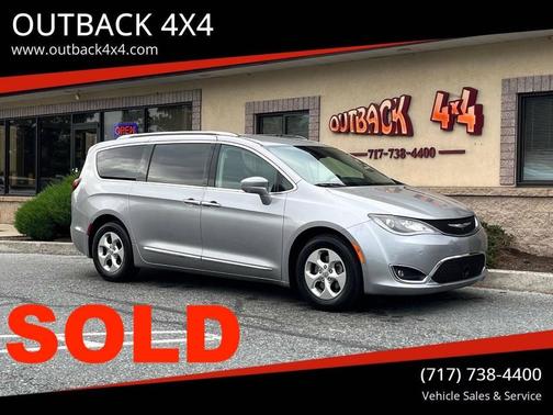 2017 Chrysler Pacifica Touring-L Plus