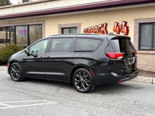 2019 Chrysler Pacifica Touring L