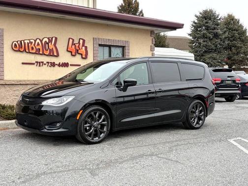2019 Chrysler Pacifica Touring L