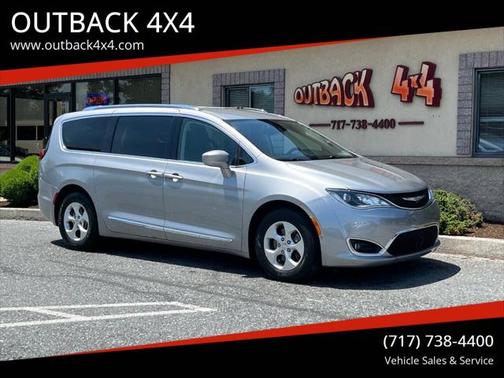 2017 Chrysler Pacifica Touring-L Plus