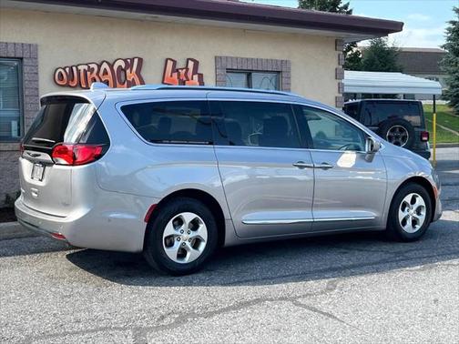 2017 Chrysler Pacifica Touring-L Plus