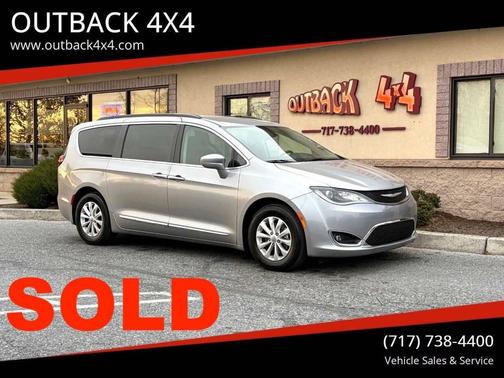 2017 Chrysler Pacifica Touring-L