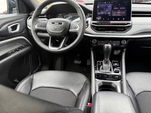 Hydro Blue Pearlcoat 2024 Jeep Compass Latitude