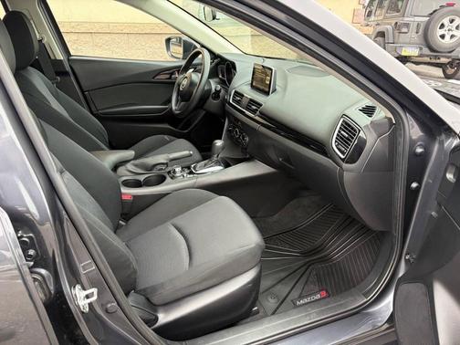 2015 Mazda Mazda3 i Sport