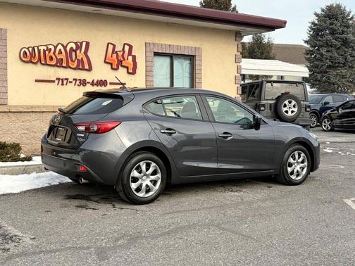 2015 Mazda Mazda3 i Sport