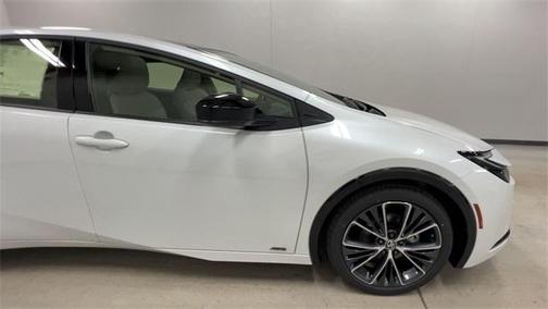 2025 Toyota Prius XLE