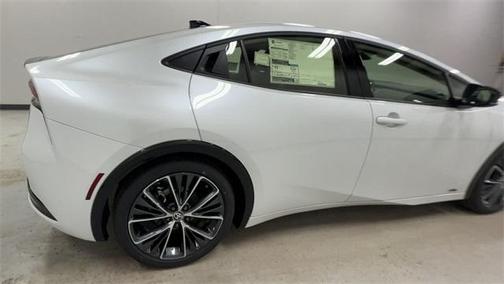 2025 Toyota Prius XLE