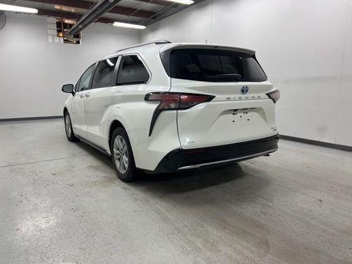 2021 Toyota Sienna Platinum 7 Passenger