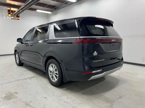 2022 Kia Carnival LXS