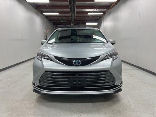 2021 Toyota Sienna Platinum 7 Passenger