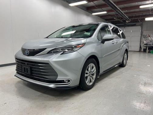 2021 Toyota Sienna Platinum 7 Passenger