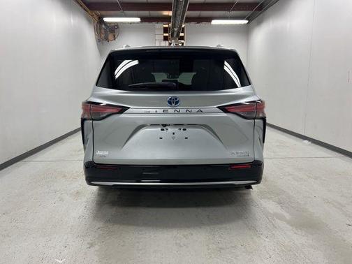 2021 Toyota Sienna Platinum 7 Passenger