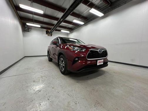 2020 Toyota Highlander Hybrid XLE