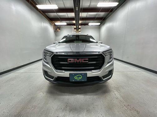 Quicksilver Metallic 2022 GMC Terrain SLE