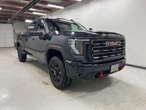2025 GMC Sierra 2500 AT4