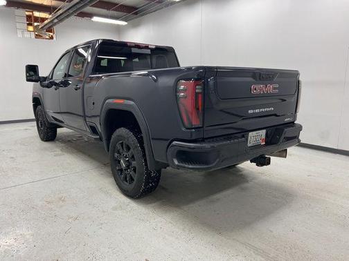 2025 GMC Sierra 2500 AT4