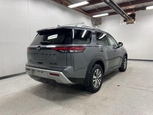 2023 Nissan Pathfinder SL 4WD