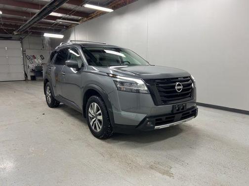 2023 Nissan Pathfinder SL 4WD
