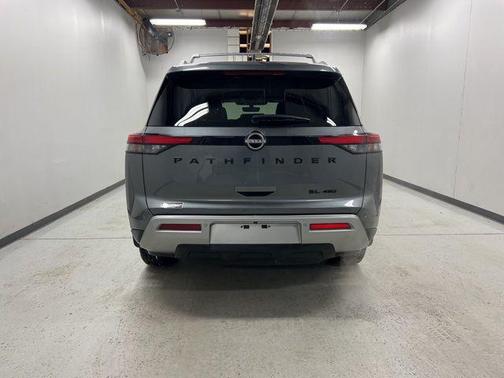 2023 Nissan Pathfinder SL 4WD