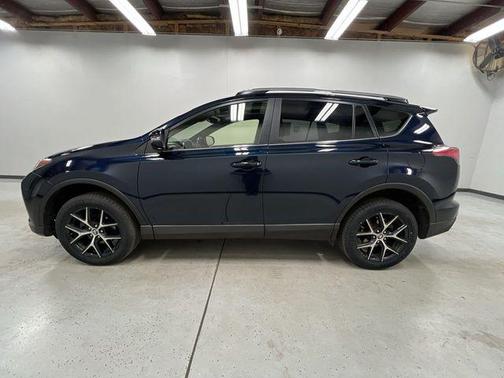 2017 Toyota RAV4 SE