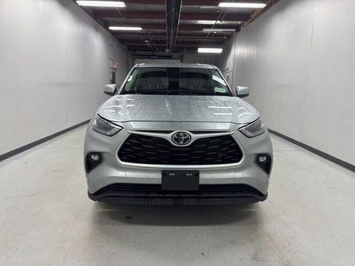 Celestial Silver Metallic 2023 Toyota Highlander LE