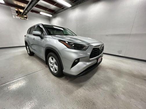 Celestial Silver Metallic 2023 Toyota Highlander LE