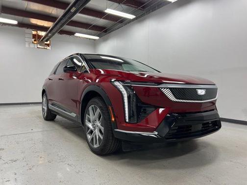 2025 Cadillac OPTIQ Luxury 2 AWD