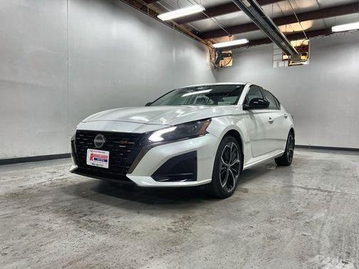 2023 Nissan Altima SR Intelligent AWD