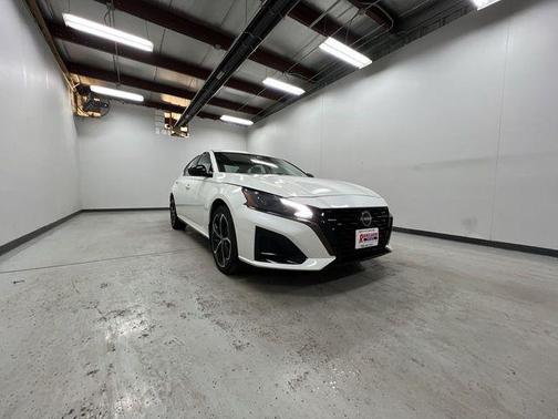 2023 Nissan Altima SR Intelligent AWD