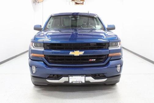 Photo 3 of 22 of 2018 Chevrolet Silverado 1500 LT