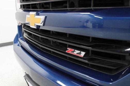 Photo 4 of 22 of 2018 Chevrolet Silverado 1500 LT