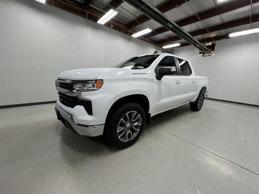 Summit White 2026 Chevrolet Silverado 1500 LT