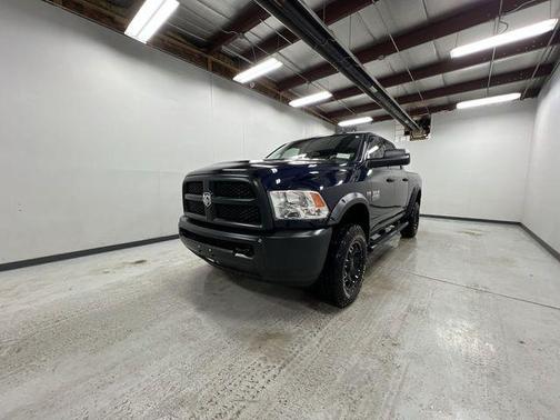 2017 RAM 2500 Tradesman Crew Cab 4x4 6'4' Box