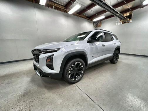 Polar White Tricoat 2026 Chevrolet Equinox AWD RS