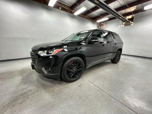 Mosaic Black Metallic 2018 Chevrolet Traverse Premier