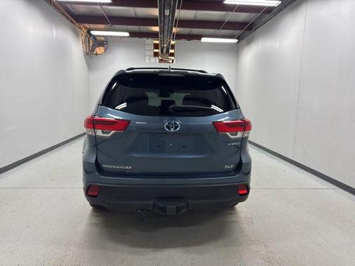 Shoreline Blue Pearl 2019 Toyota Highlander Hybrid XLE