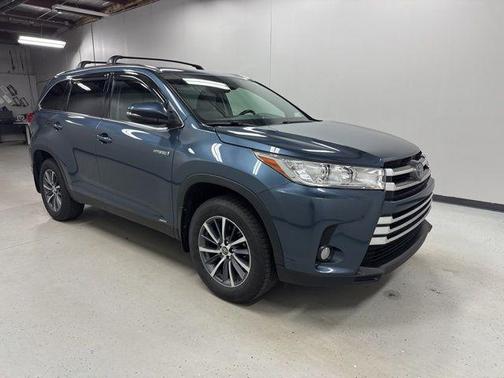 Shoreline Blue Pearl 2019 Toyota Highlander Hybrid XLE