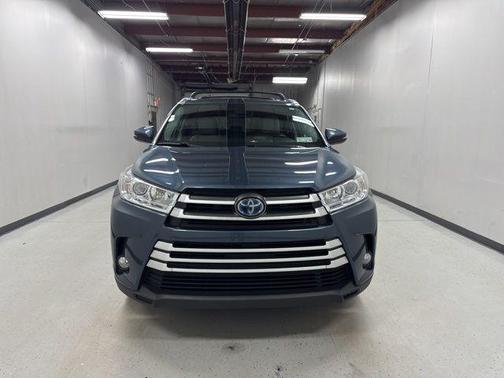 Shoreline Blue Pearl 2019 Toyota Highlander Hybrid XLE