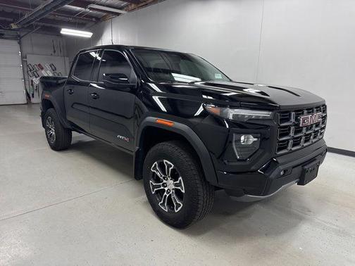 Onyx Black 2024 GMC Canyon AT4