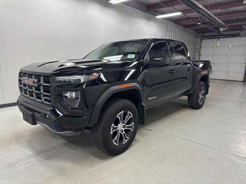 Onyx Black 2024 GMC Canyon AT4
