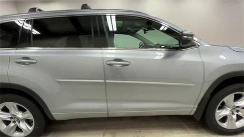 Silver Sky Metallic 2016 Toyota Highlander Limited