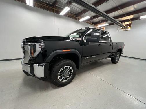 Onyx Black 2026 GMC Sierra 2500 SLE