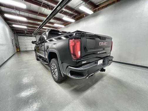 Onyx Black 2022 GMC Sierra 1500 AT4
