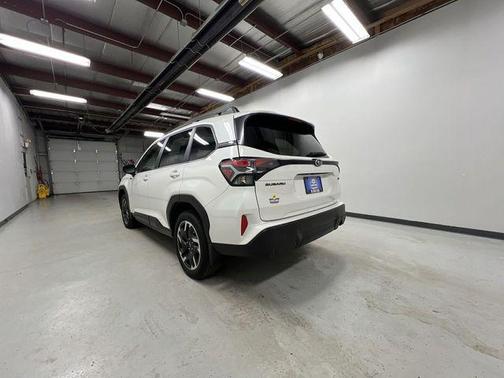 Crystal White Pearl 2025 Subaru Forester Hybrid Premium