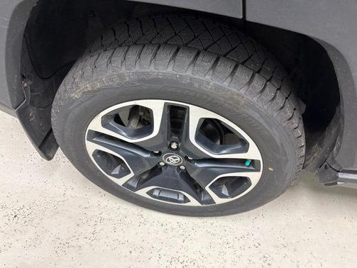 Midnight Black/Ice Edge Roof 2019 Toyota RAV4 Adventure