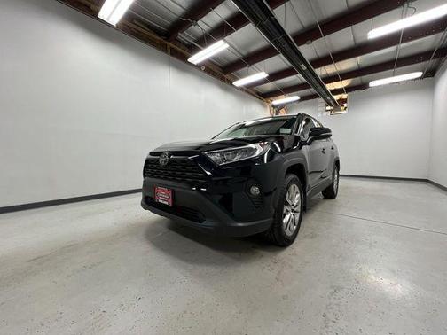2020 Toyota RAV4 XLE Premium