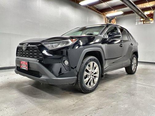 2020 Toyota RAV4 XLE Premium