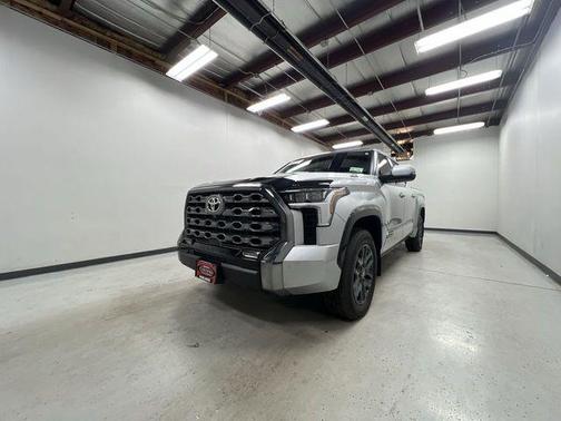 2025 Toyota Tundra Hybrid Platinum